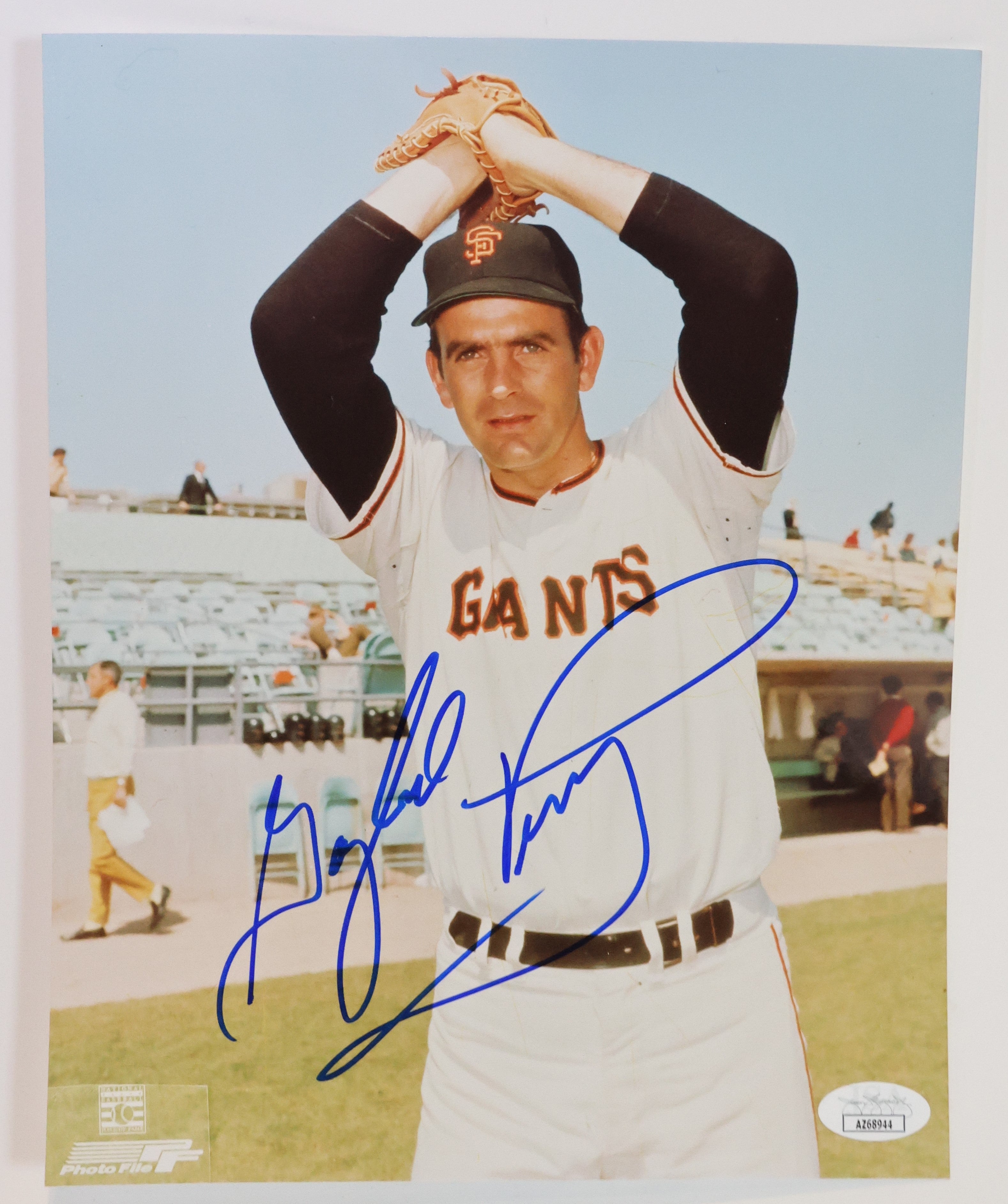 Gaylord Perry Autographed 8x10 Photograph (JSA COA)