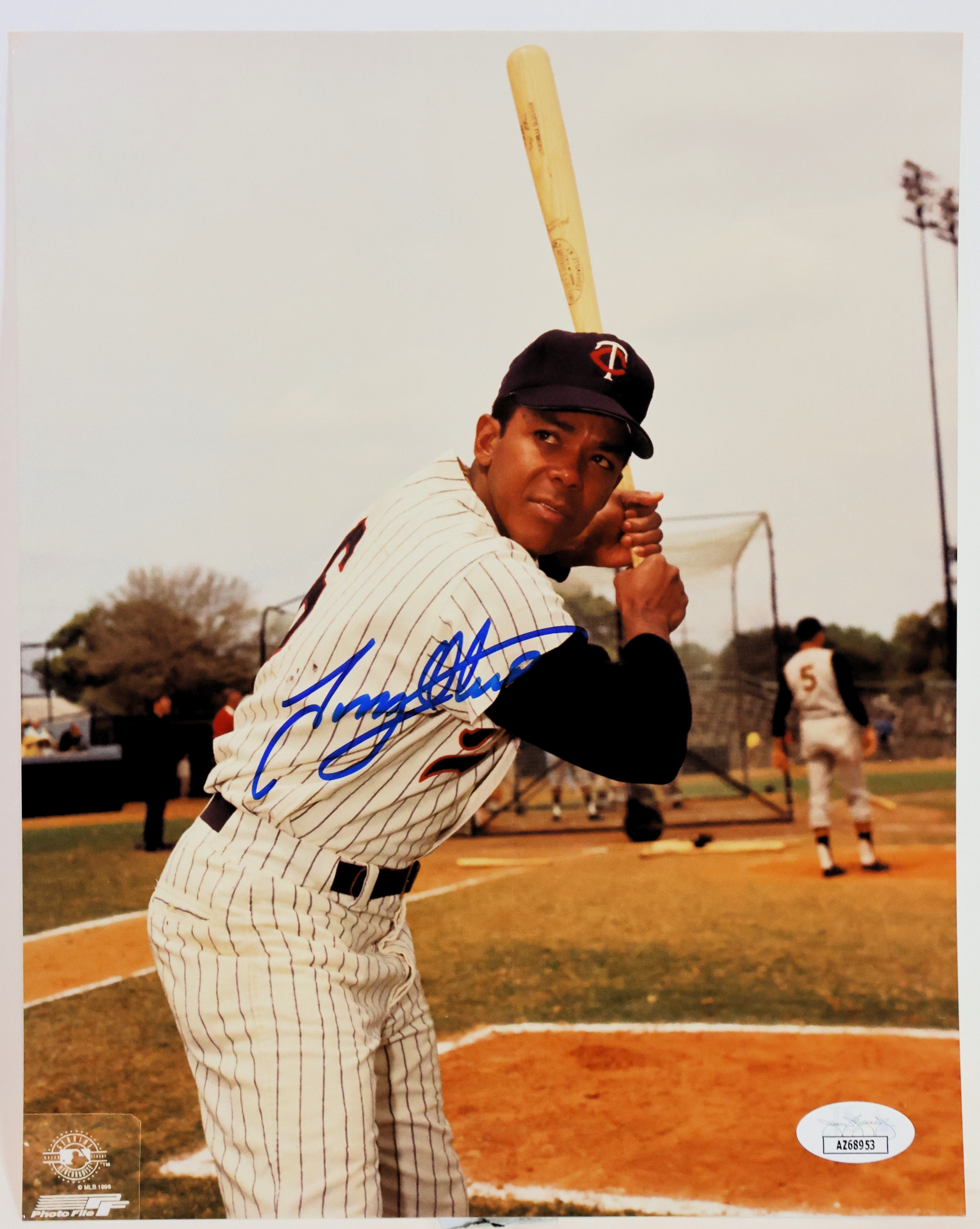 Tony Oliva Autographed 8x10 Photograph (JSA COA)