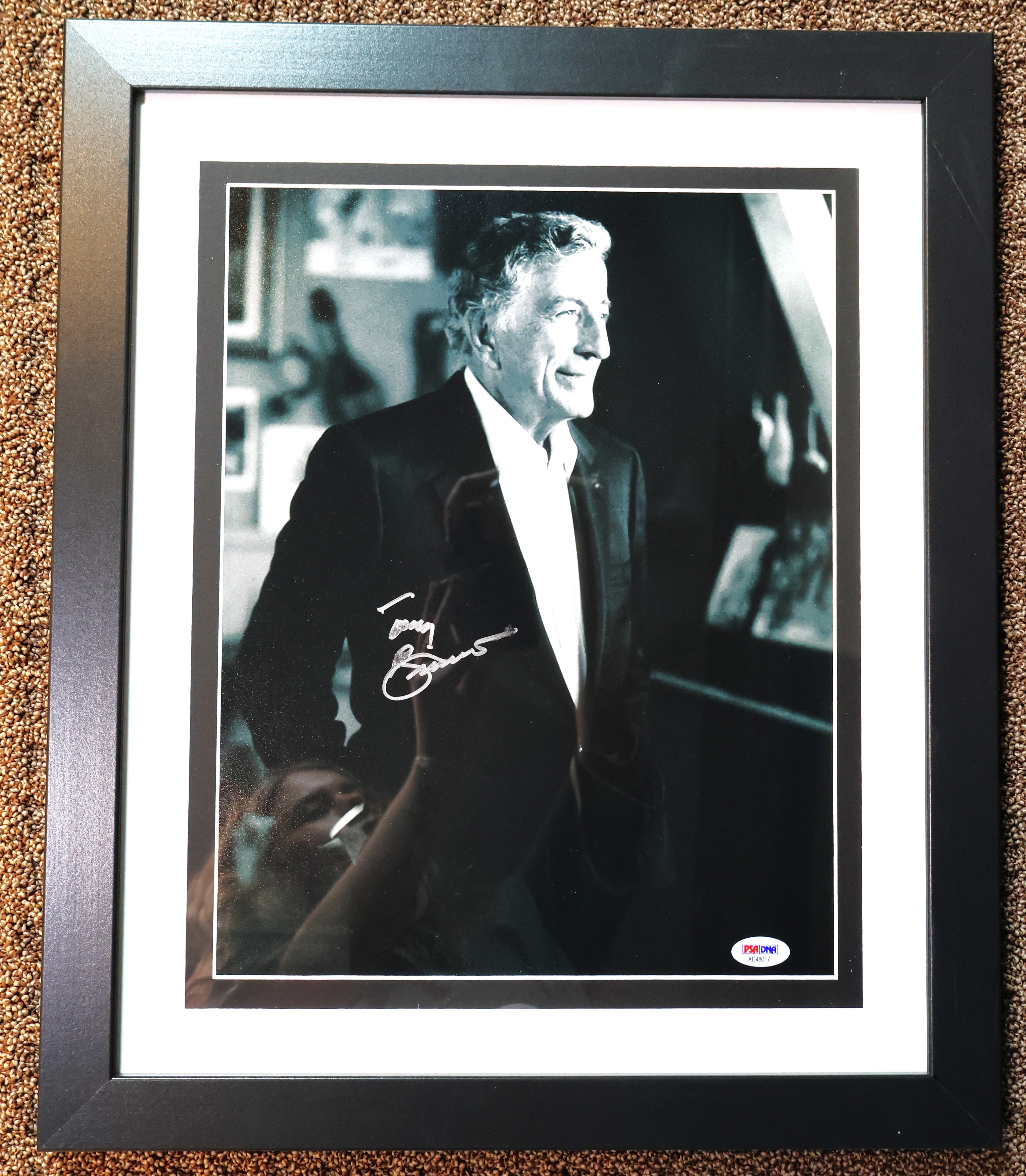 Tony Bennett Autographed 8x10 B/W Framed Photo PSA/DNA COA (AD48017)
