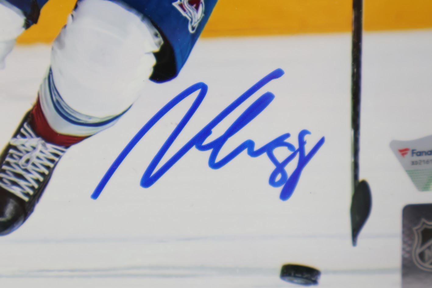 Martin Necas Autographed 8x10 Photo with Plaque - White Jersey | Fanatics Certified