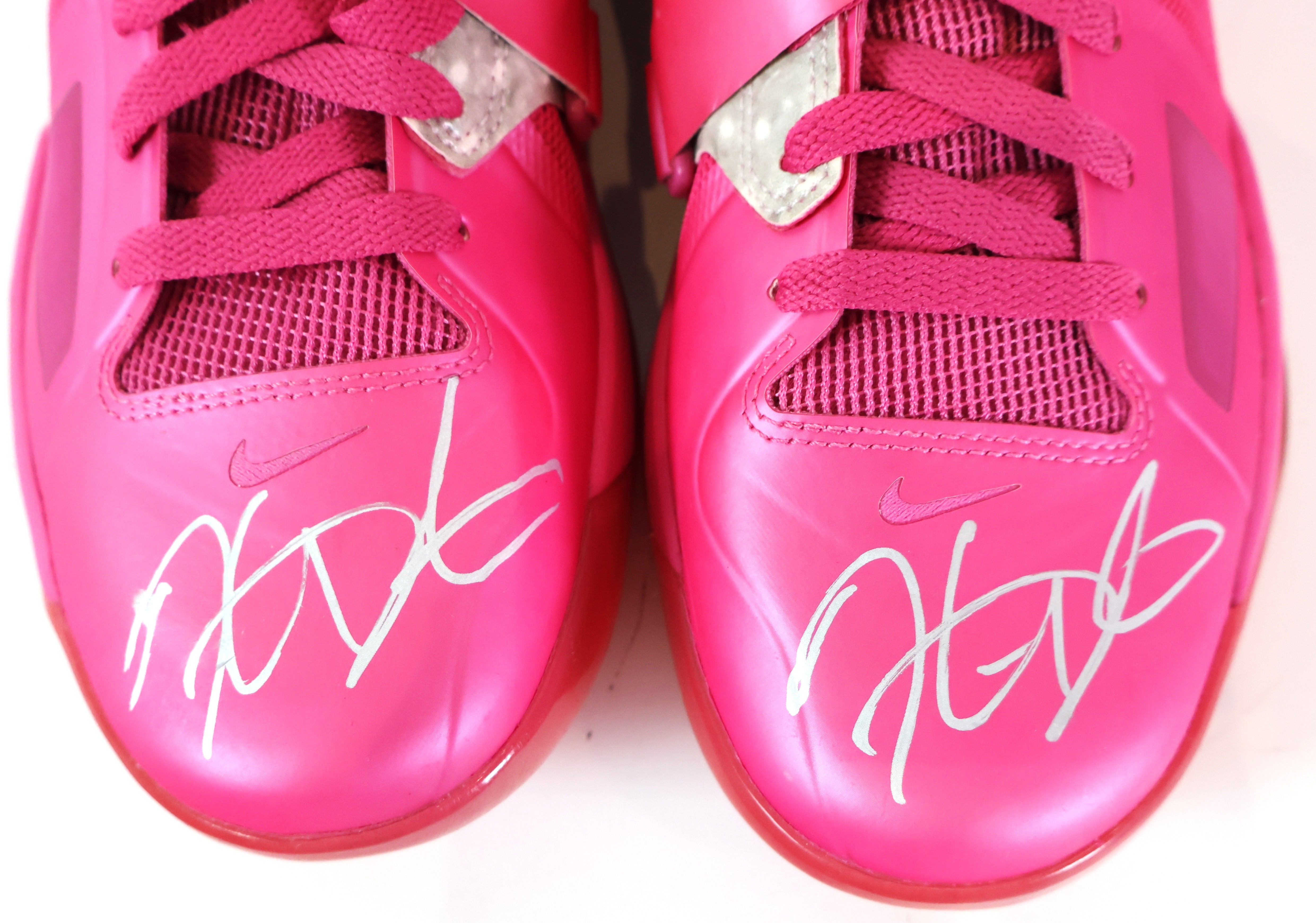 Kevin Durant Autographed Nike Zoom IV Pinkfire II/Black-Metallic Silver Shoes Size 10