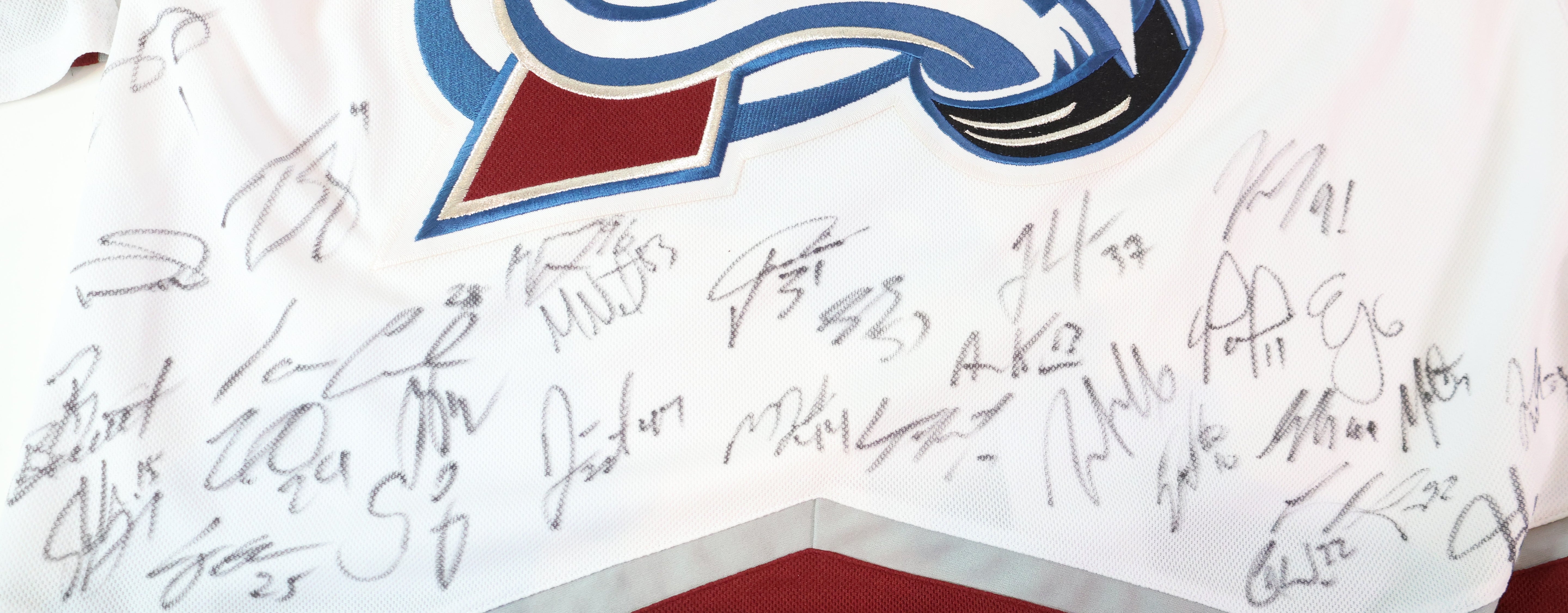 2018-19 Colorado Avalanche Team Signed Jersey (Players listed below) - LSM COA