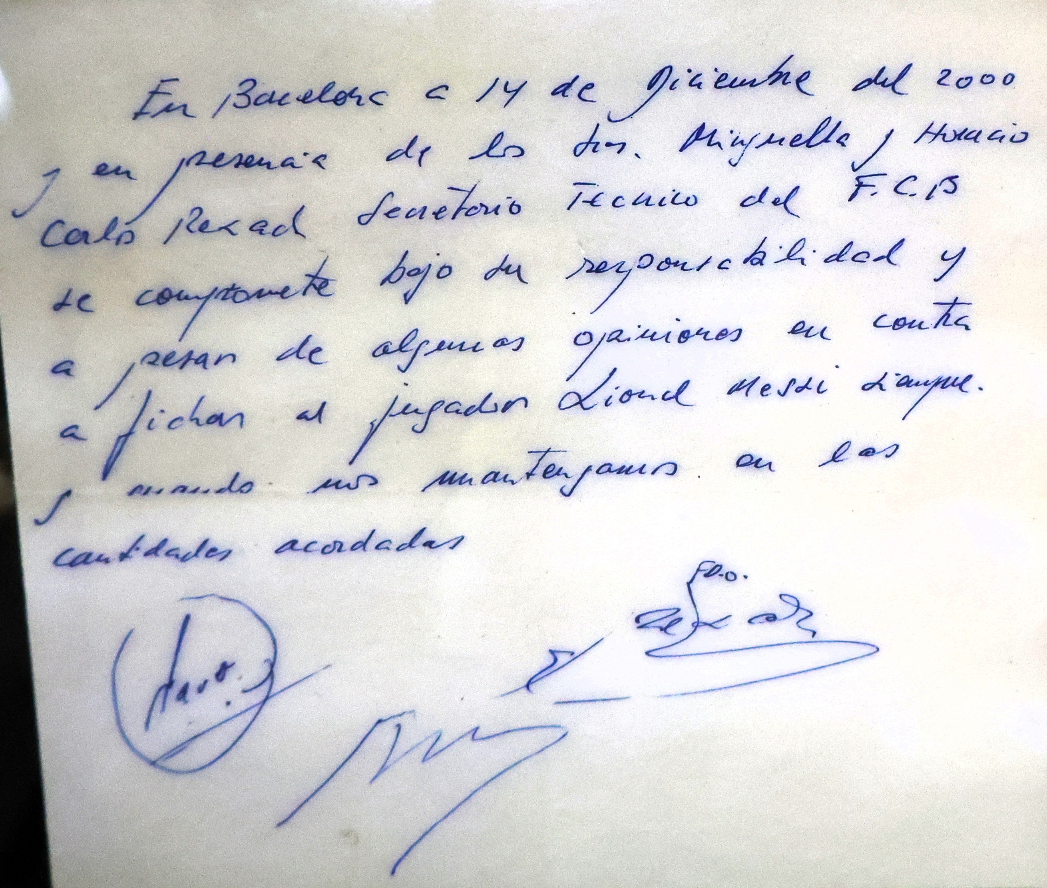 Lionel Messi Argentina 24" x 24" Framed Photo with Reprint of Signed Napkin