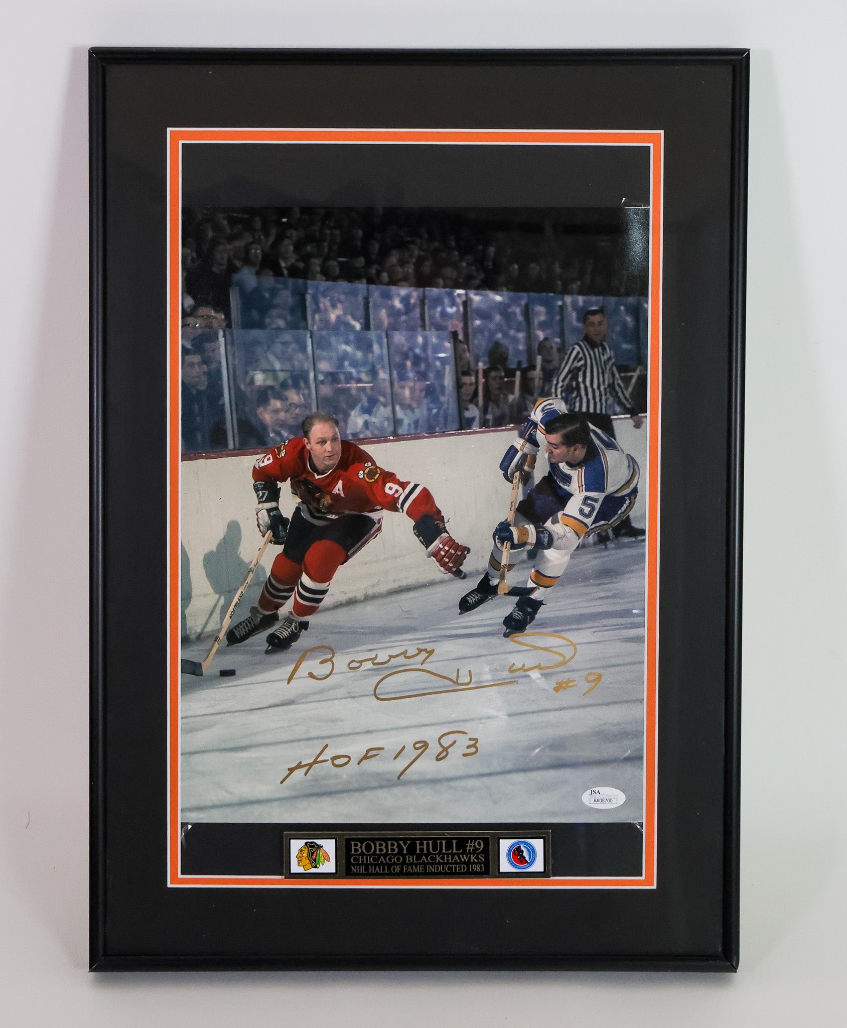 Bobby Hull Autographed 11x14 Photo Framed (Frame as is) JSA COA "HOF 1983" Inscription