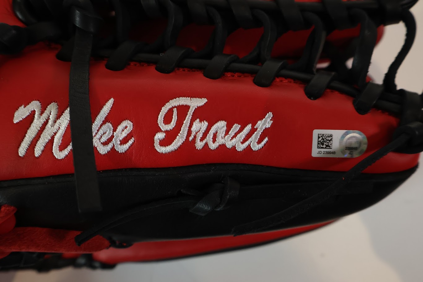 Mike Trout Autographed Rawlings Glove w/ Case PSA COA