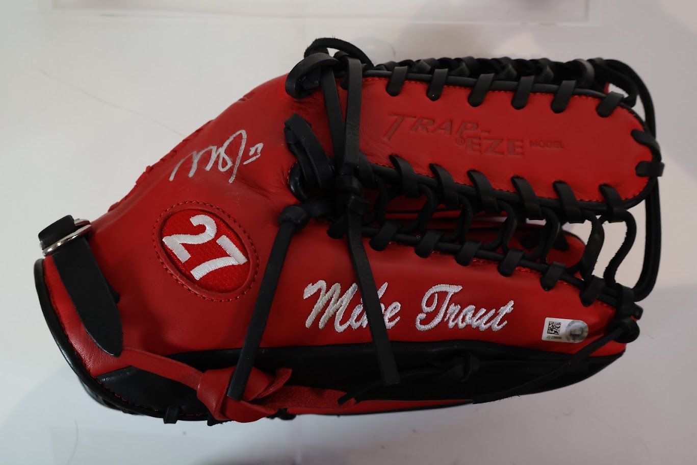 Mike Trout Autographed Rawlings Glove w/ Case PSA COA
