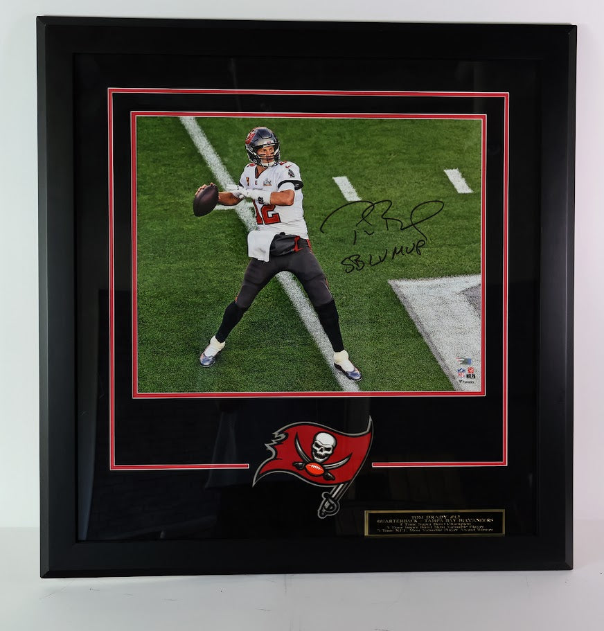 Tom Brady Autographed 16x20 Photo w/ SB LV MVP Inscription Framed Fanatics COA
