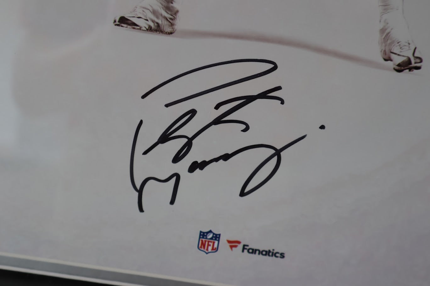 Manning Family Autographed 16x20 Photo - Archie, Eli & Peyton Deluxe Framed Fanatics COA