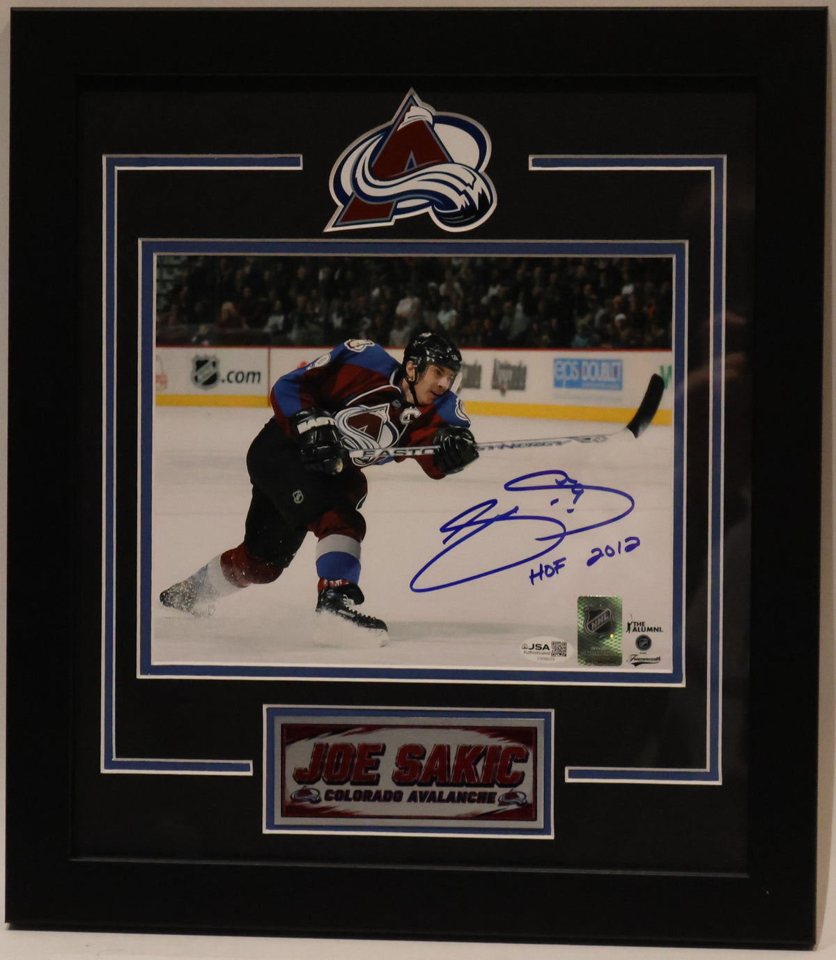 Joe Sakic Autographed 10x8 Framed Photo - JSA Authenticated
