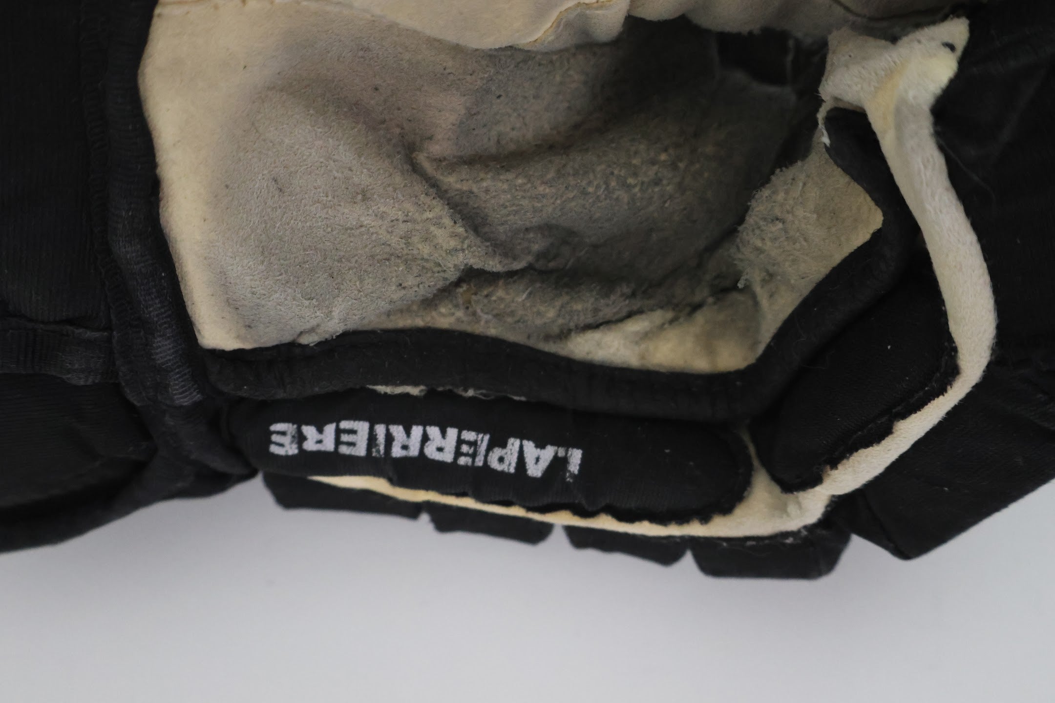 Ian Laperriere Autographed Hockey Glove JSA COA