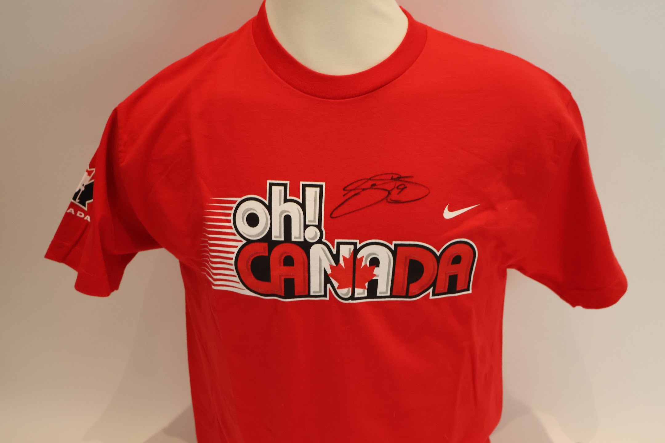 Joe Sakic Autographed Nike Oh! Canada T-Shirt (JSA COA)