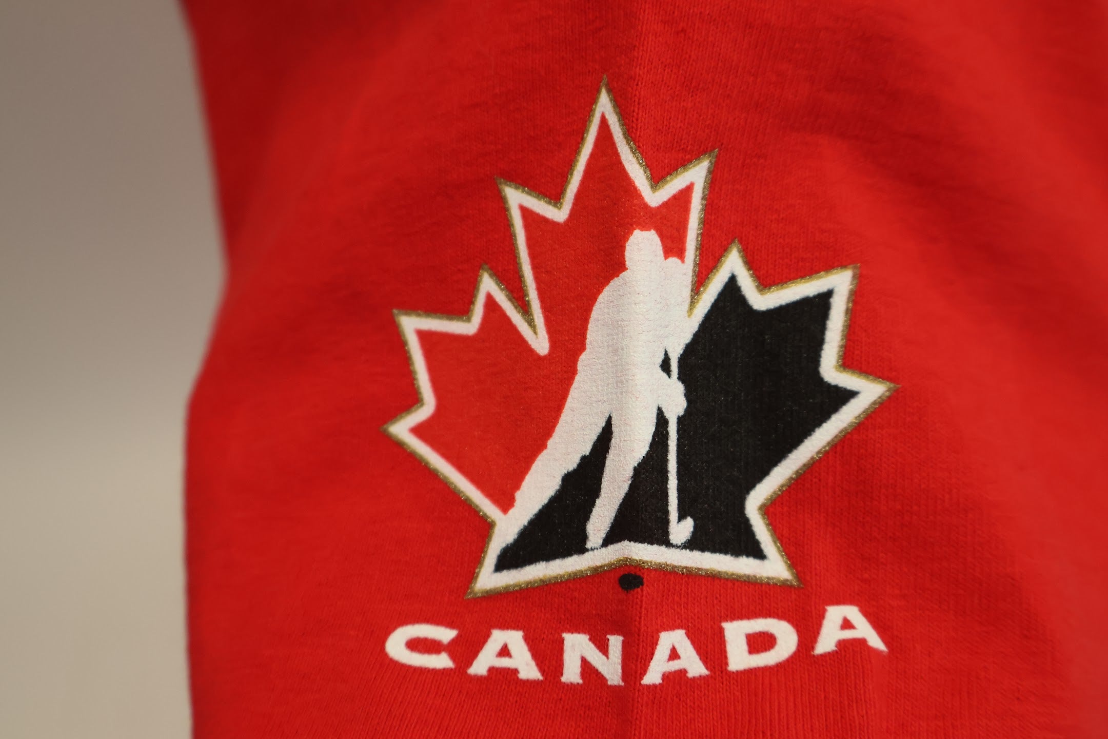 Joe Sakic Autographed Nike Oh! Canada T-Shirt (JSA COA)