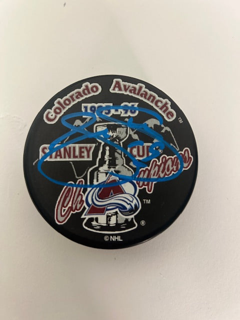 Joe Sakic Autographed Colorado Avalanche 1995-96 Stanley Cup Champion Puck JSA COA