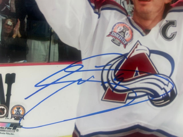 Joe Sakic Colorado Avalanche Autographed 8x10 Photo – JSA COA