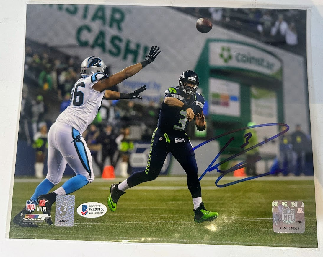 Russell Wilson Photo Autographed 8x10 Seahawks Photo Beckett COA