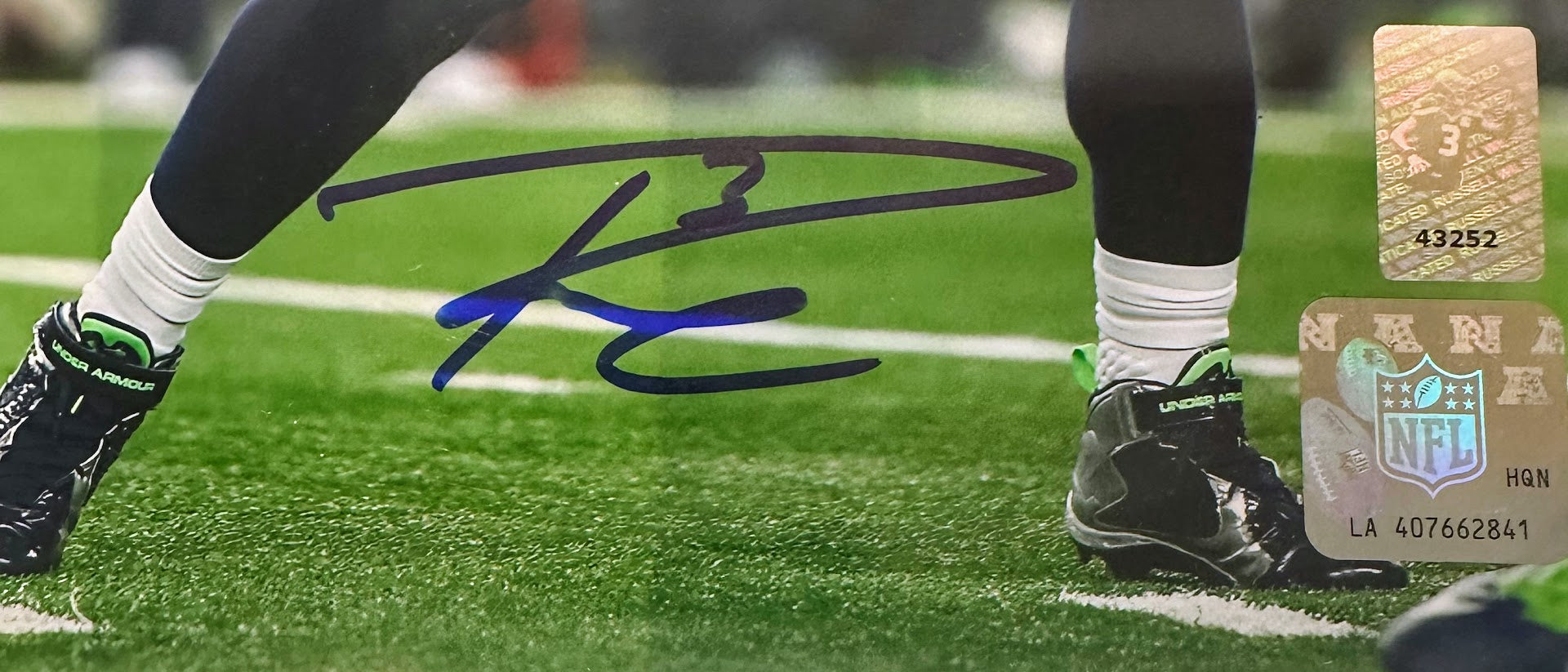 Russell Wilson Autographed 8x10 Seahawks Photo Beckett COA