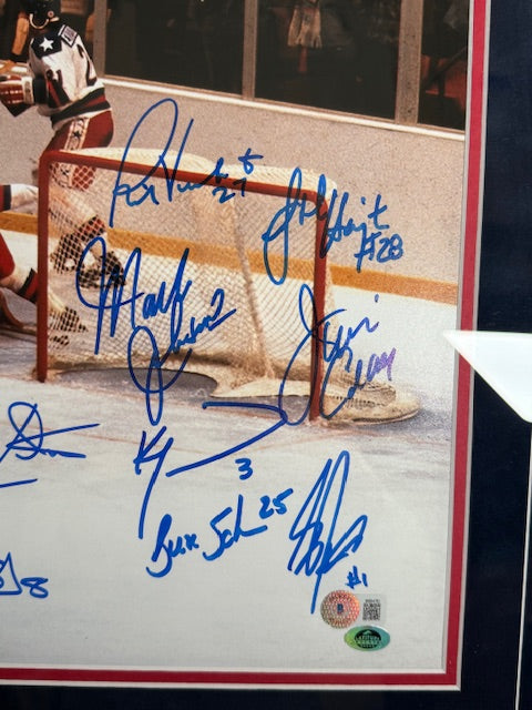 Miracle On Ice Team Autographed 16x20 Photo Deluxe Framed Beckett COA