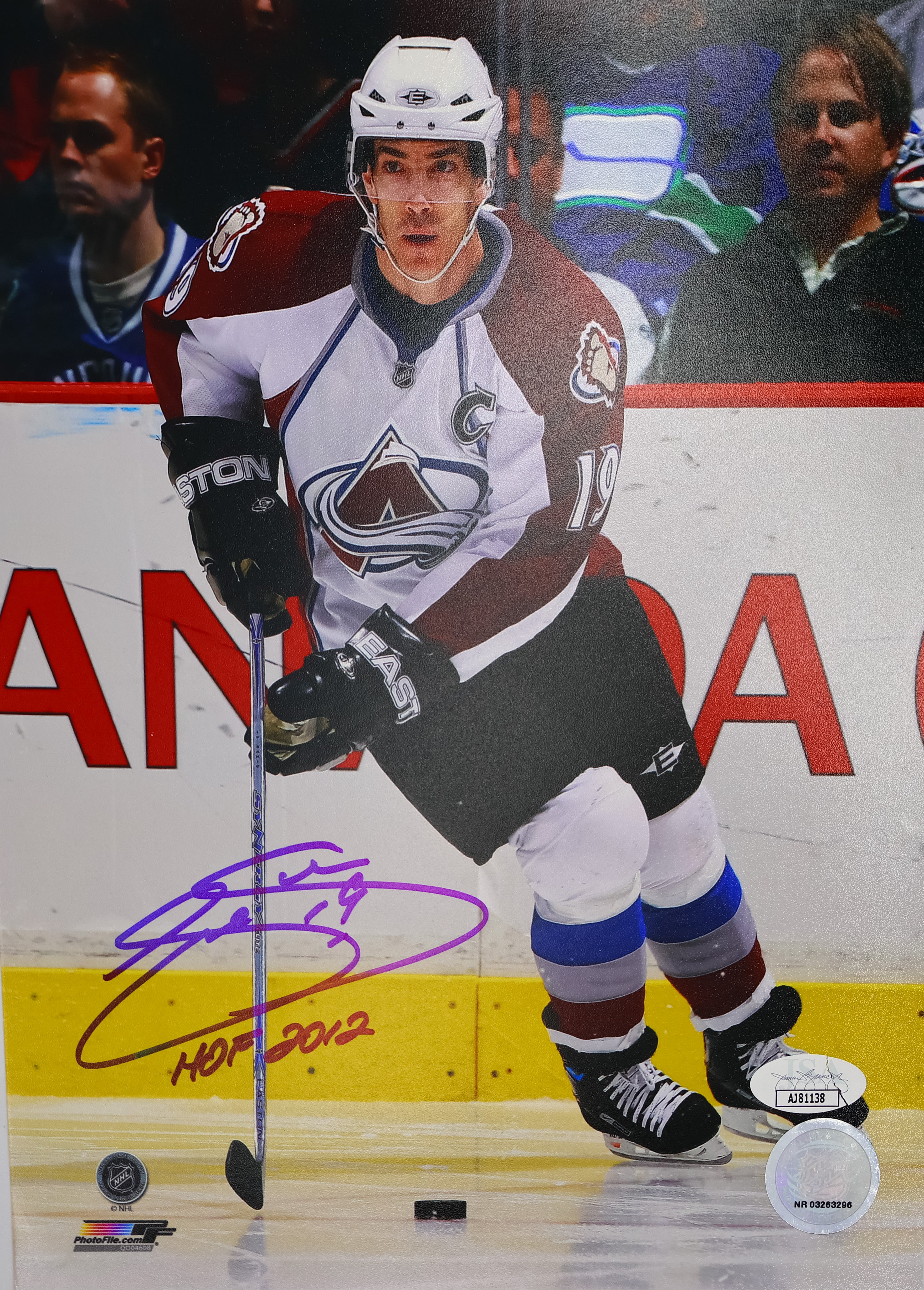 Joe Sakic Colorado Avalanche Autographed 8X10 Photo HOF HOF 2012 Black Ink Signature