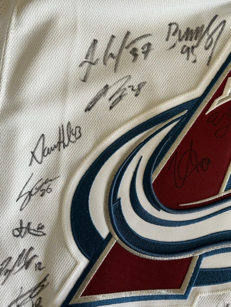 2022 Stanley Cup Champions Colorado Avalanche Team Signed Jersey JSA Letter of Authenticity