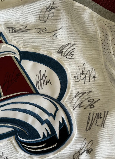 2022 Stanley Cup Champions Colorado Avalanche Team Signed Jersey JSA Letter of Authenticity