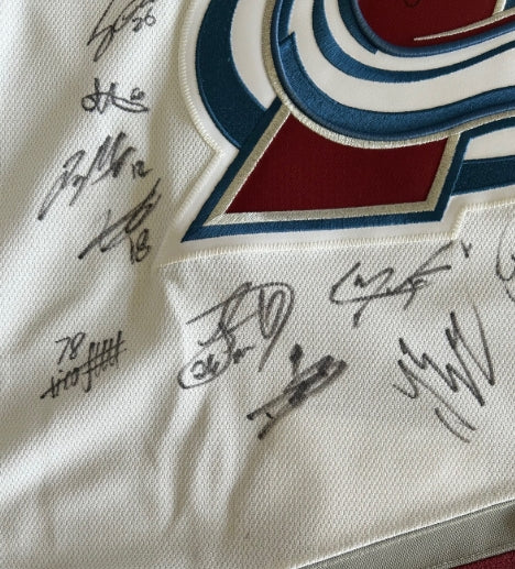 2022 Stanley Cup Champions Colorado Avalanche Team Signed Jersey JSA Letter of Authenticity