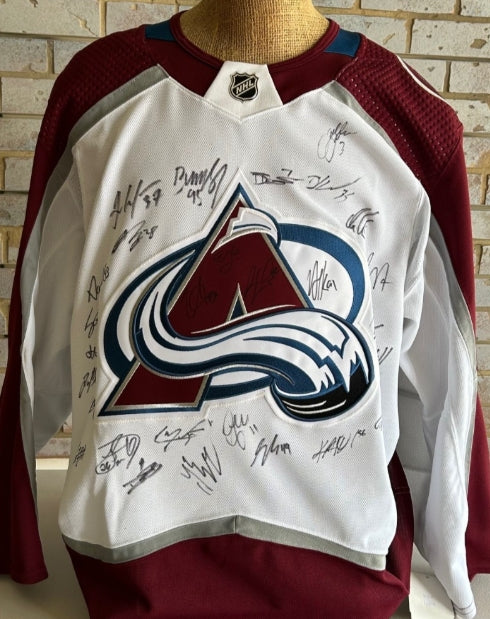 2022 Stanley Cup Champions Colorado Avalanche Team Signed Jersey JSA Letter of Authenticity
