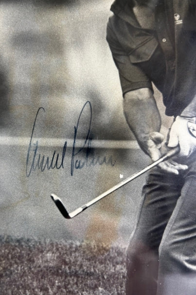 Arnold Palmer Autographed B/W 8x10 Photo Slabbed Beckett COA
