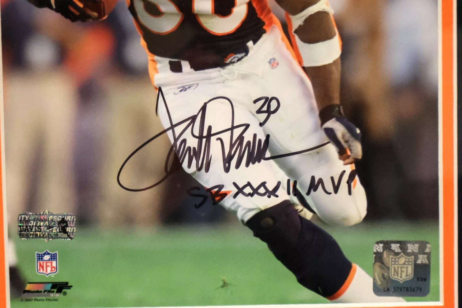 Terrell Davis Autographed 8x10 Photo with Deluxe Frame
