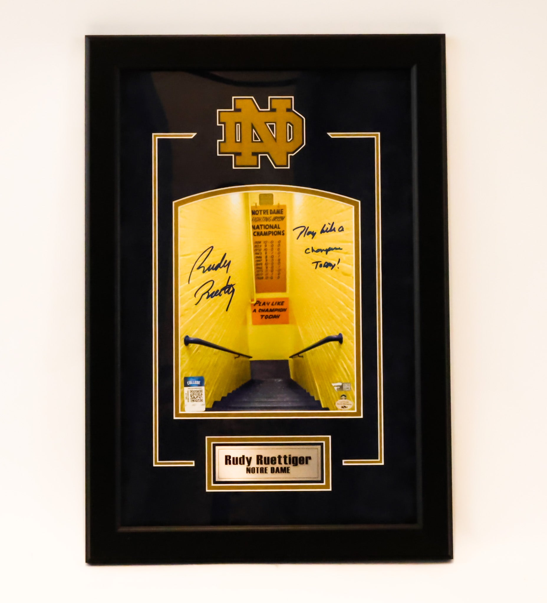 Rudy Ruettiger Notre Dame Fighting Irish Autographed 8"x10" Framed Photo - Latitude Sports Marketing