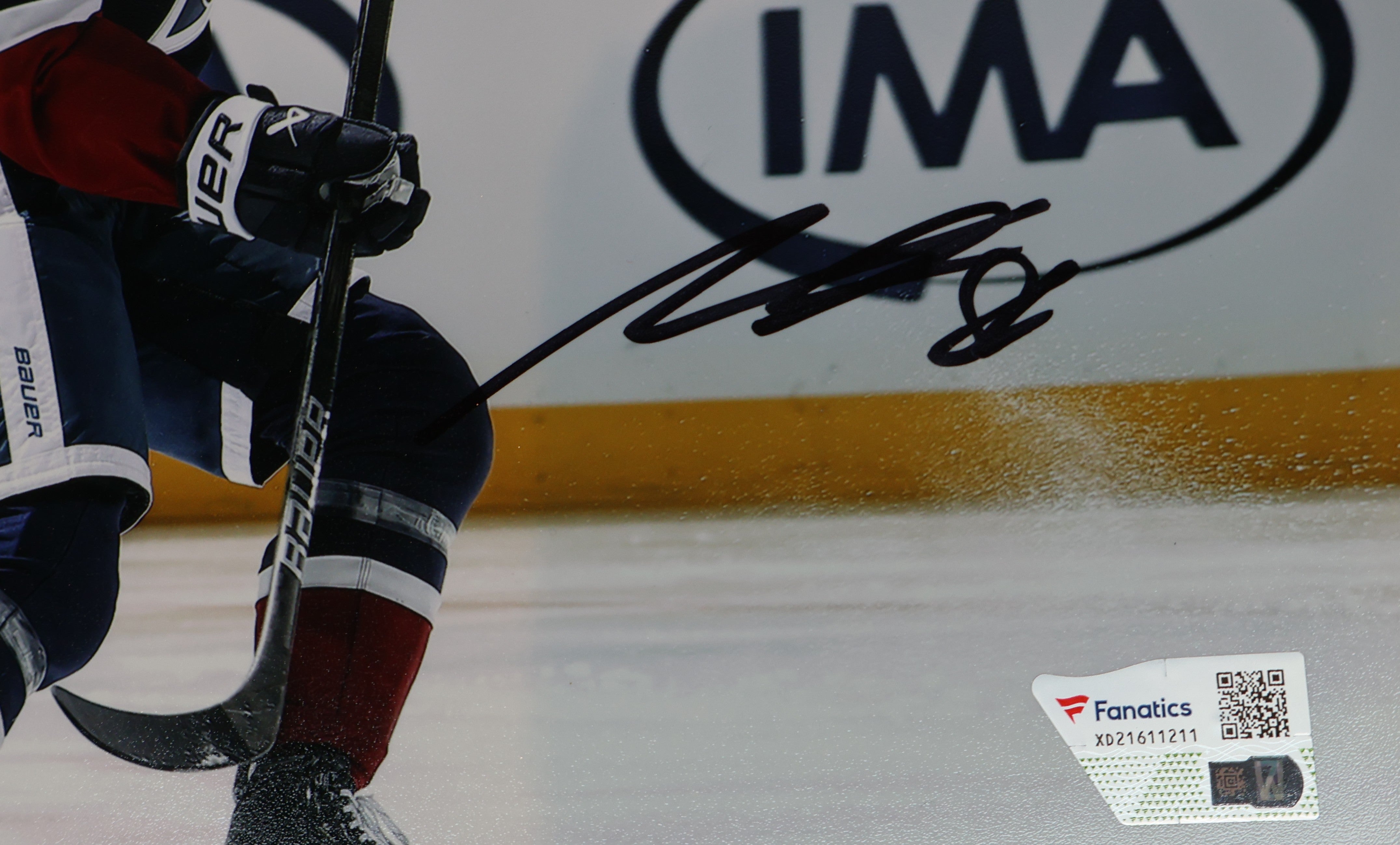 Martin Necas Autographed 8x10 Colorado Avalanche Navy Jersey (black pen)