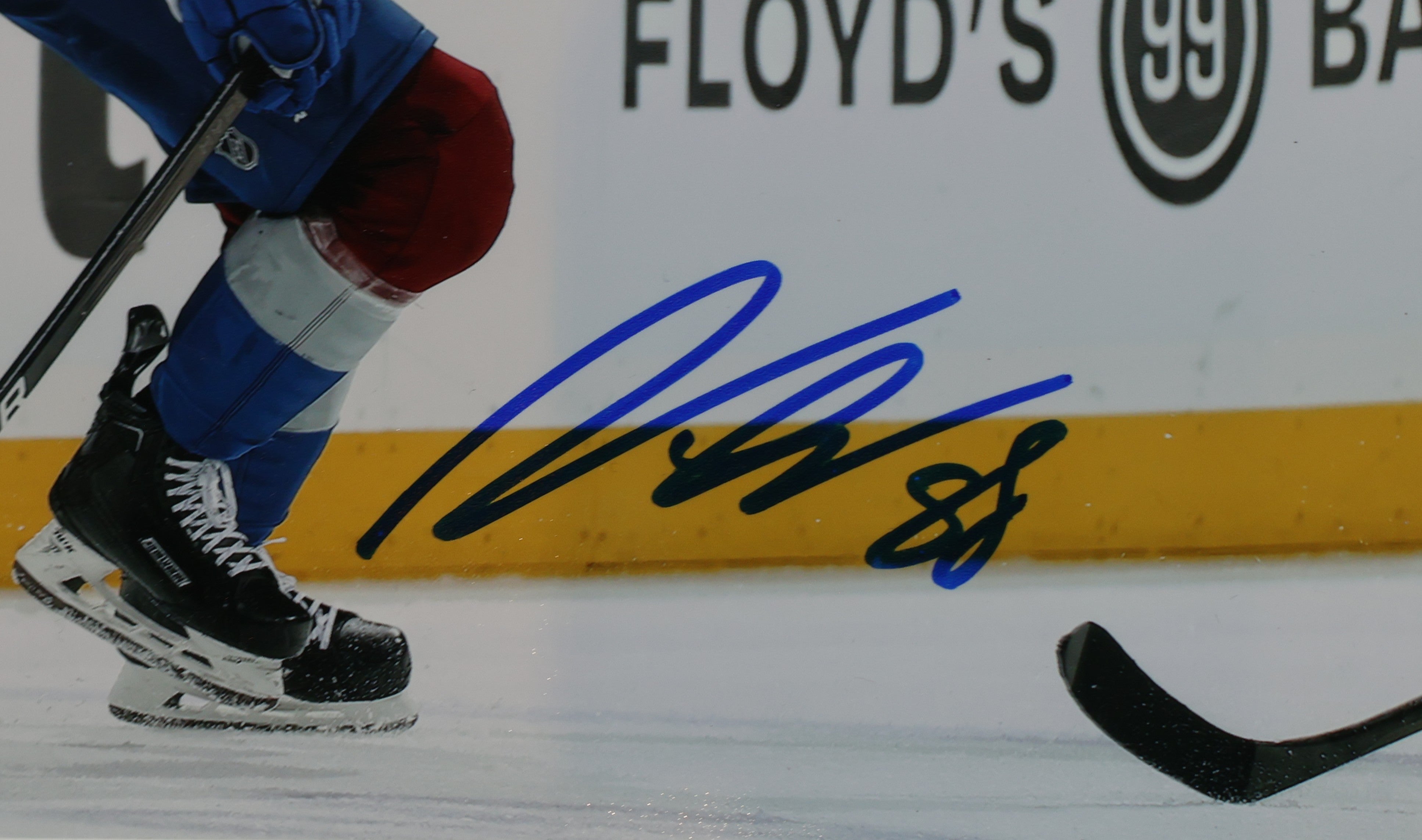 Martin Necas Autographed 8x10 Colorado Avalanche Burgandy (blue pen)