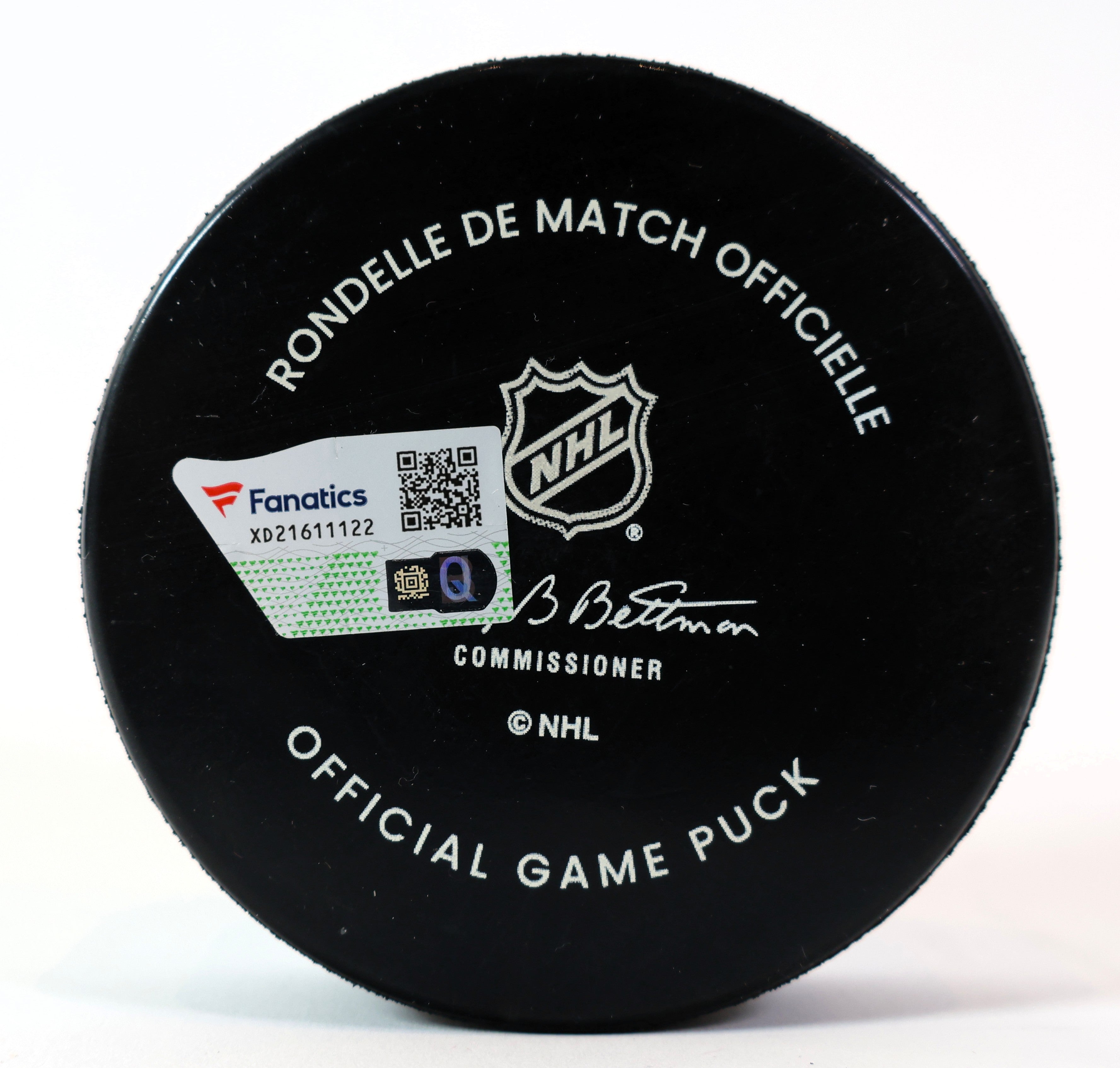 Martin Necas autographed Official Avalanche Game Puck (Fanatics COA)
