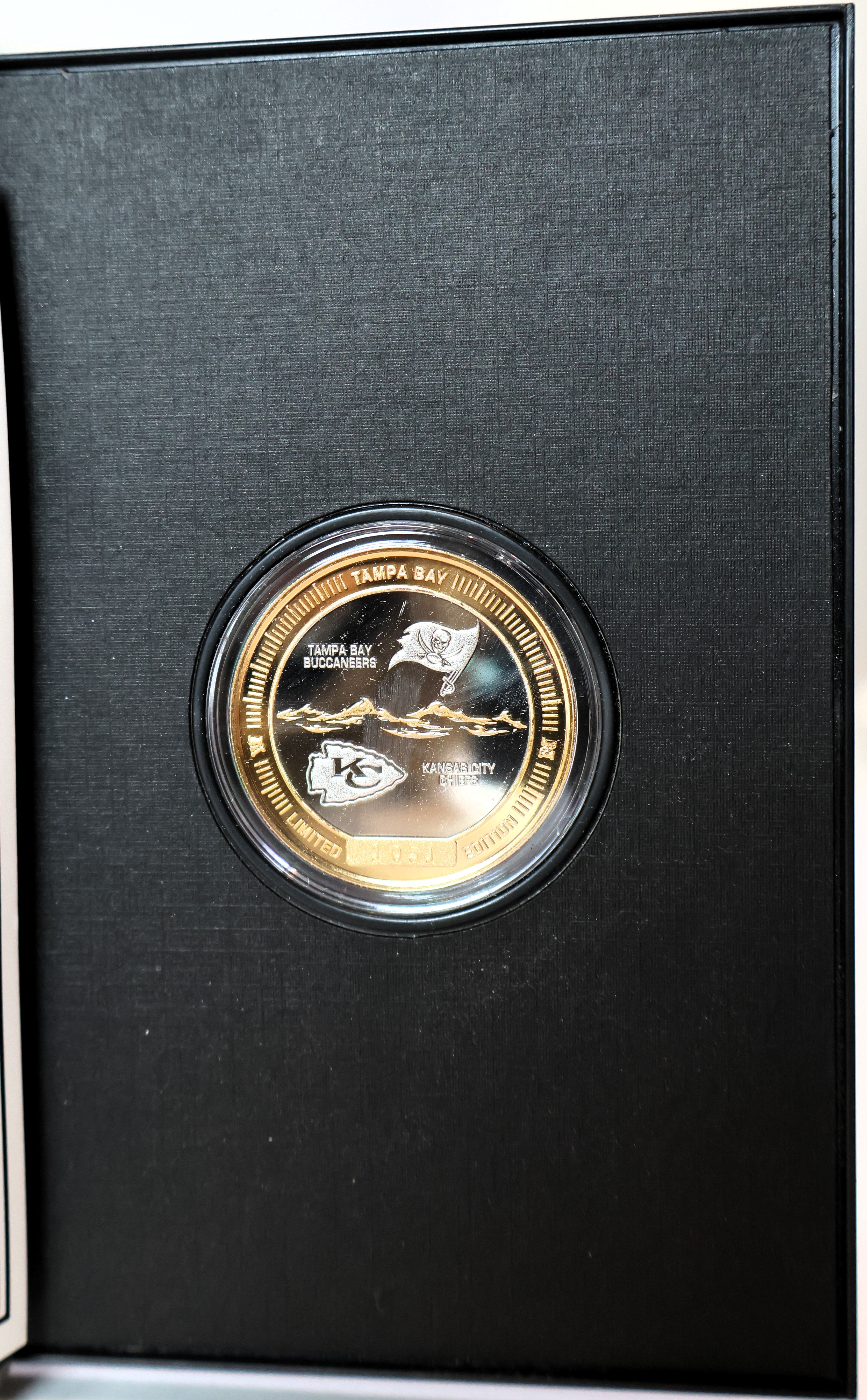Highland Mint Oficial Game Coin Book 6.5"x4" Super Bowl XLVIII Authenticated