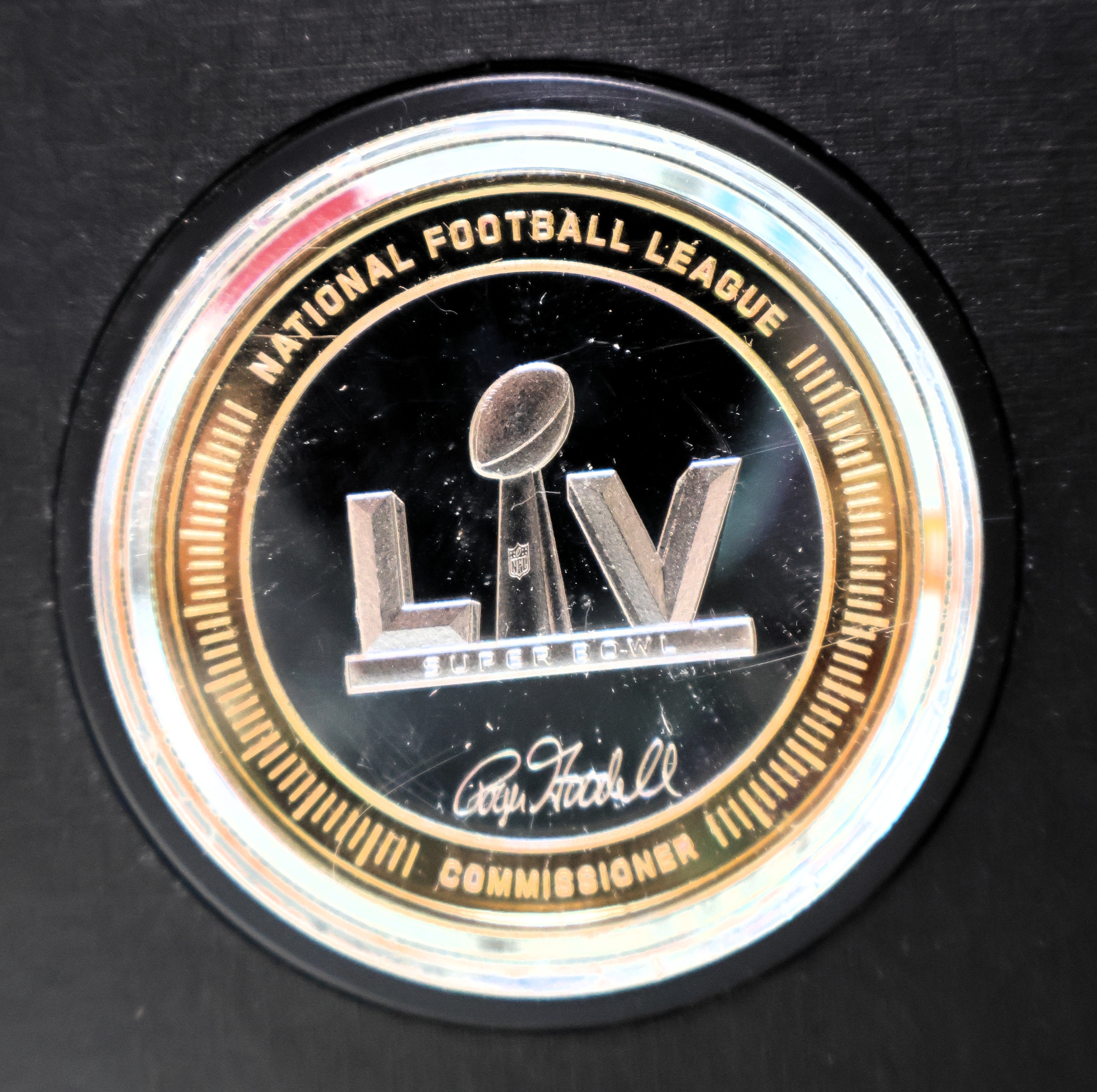 Highland Mint Oficial Game Coin Book 6.5"x4" Super Bowl XLVIII Authenticated
