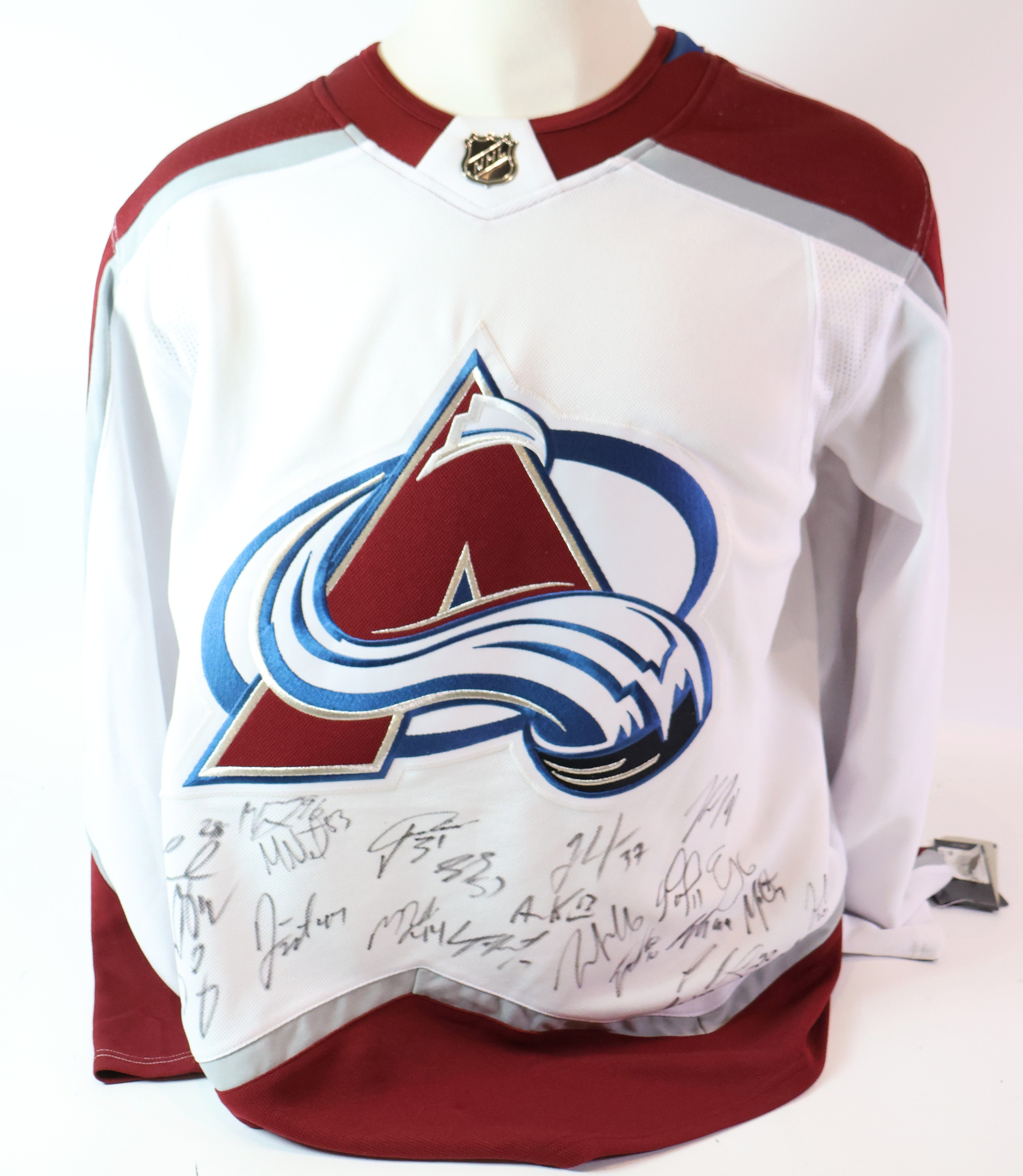 2018-19 Colorado Avalanche Team Signed Jersey (Players listed below) - LSM COA