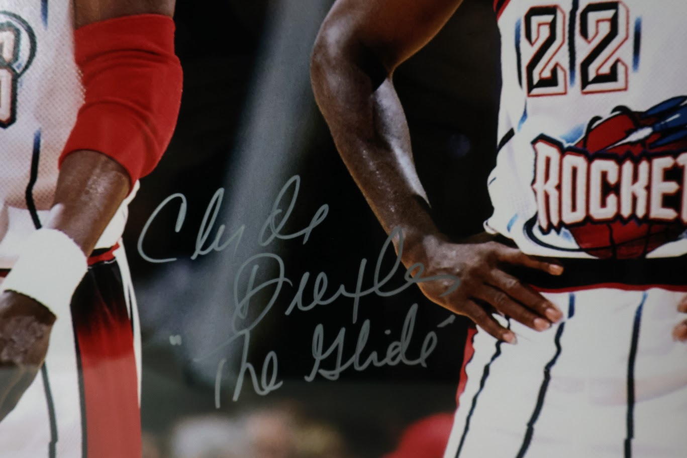 Hakeem Olajuwon and Clyde Drexler Dual Autographed 16x20 Photo Fanatics COA