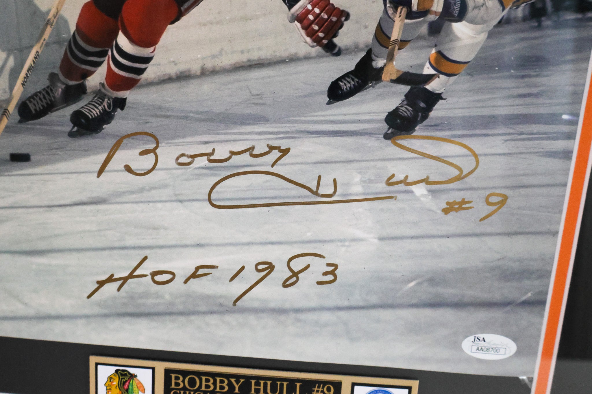Bobby Hull Autographed 11x14 Photo Framed (Frame as is) JSA COA "HOF 1983" Inscription