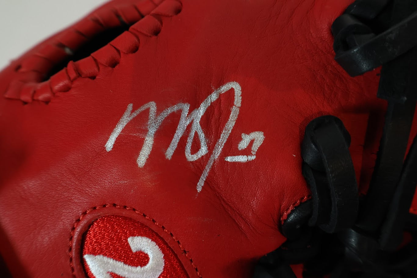 Mike Trout Autographed Rawlings Glove w/ Case PSA COA