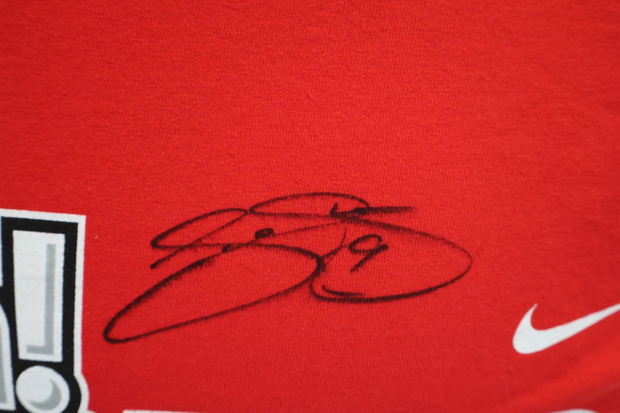 Joe Sakic Autographed Nike Oh! Canada T-Shirt (JSA COA)