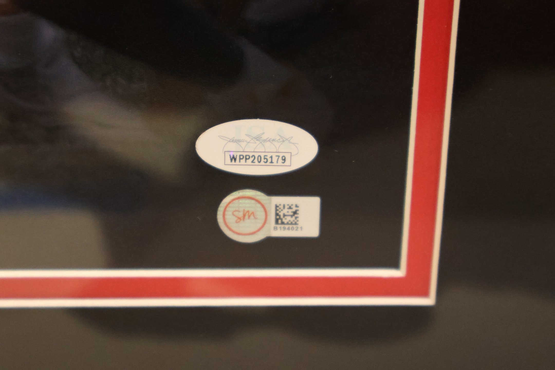 Patrick Mahomes Autographed 16x20 Photo Framed 23x26 JSA COA