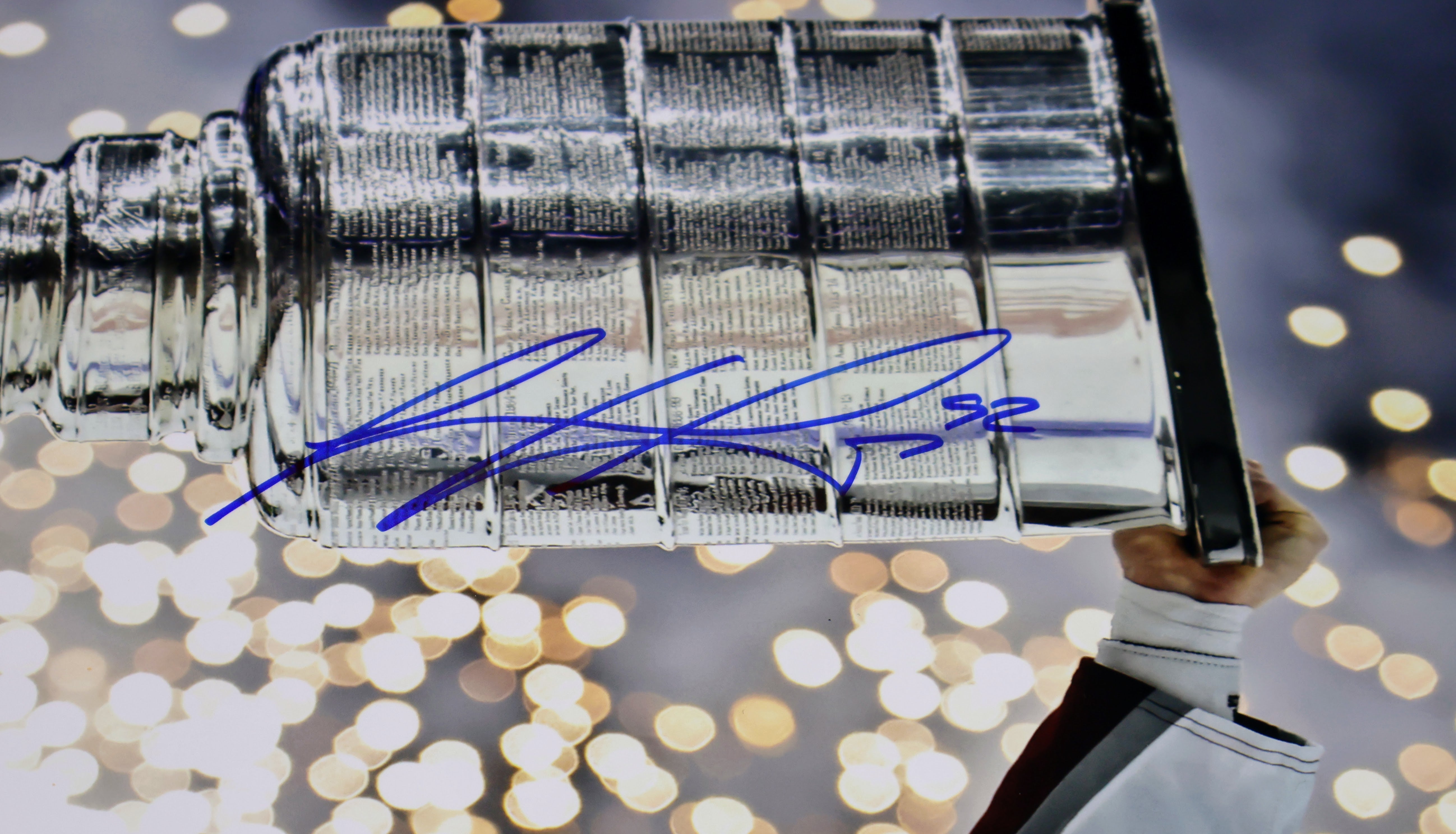 Gabe Landeskog Autographed 16x20 Photo with Cup  (Fanatics & JSA)