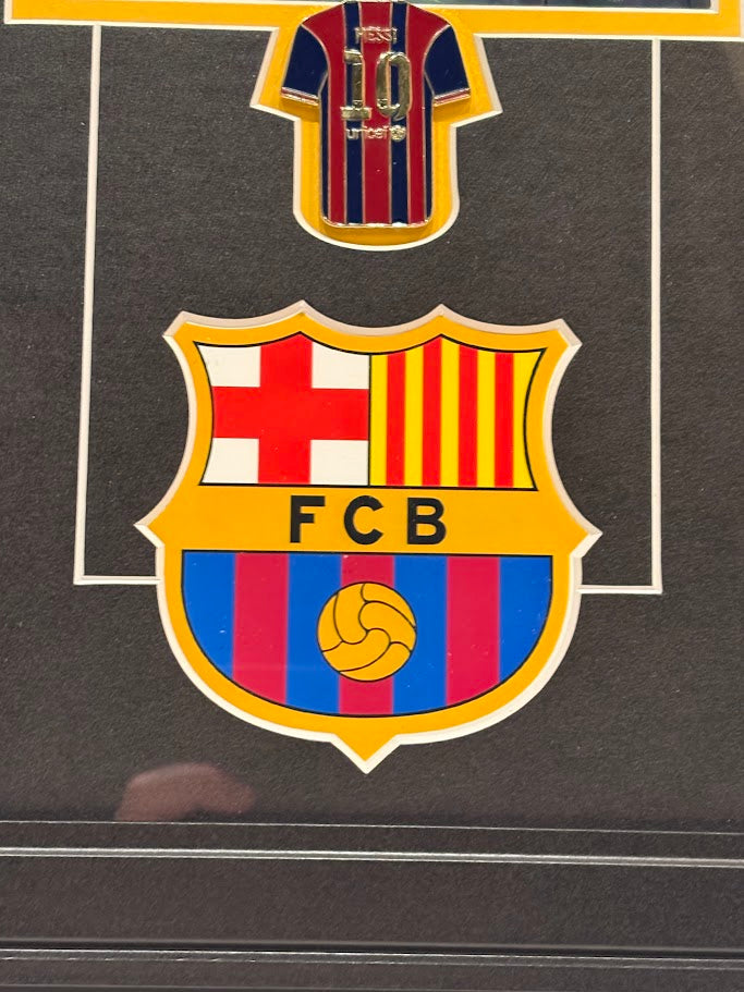 Lionel Messi FC Barcelona Framed Photo & Pin Collage with Laser Autograph – 14x18
