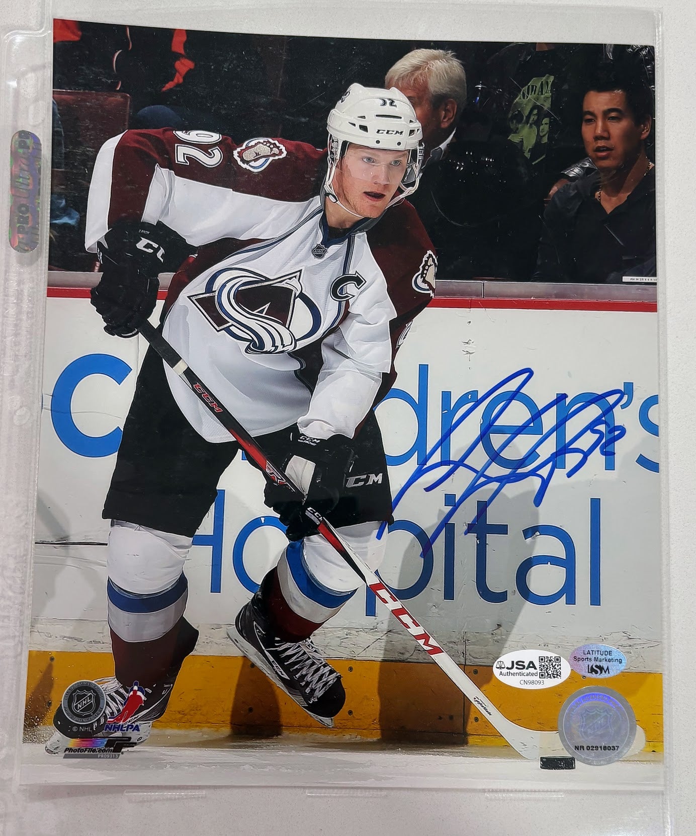 Gabriel Landeskog Autographed 8x10 Photo — Colorado Avalanche | JSA COA