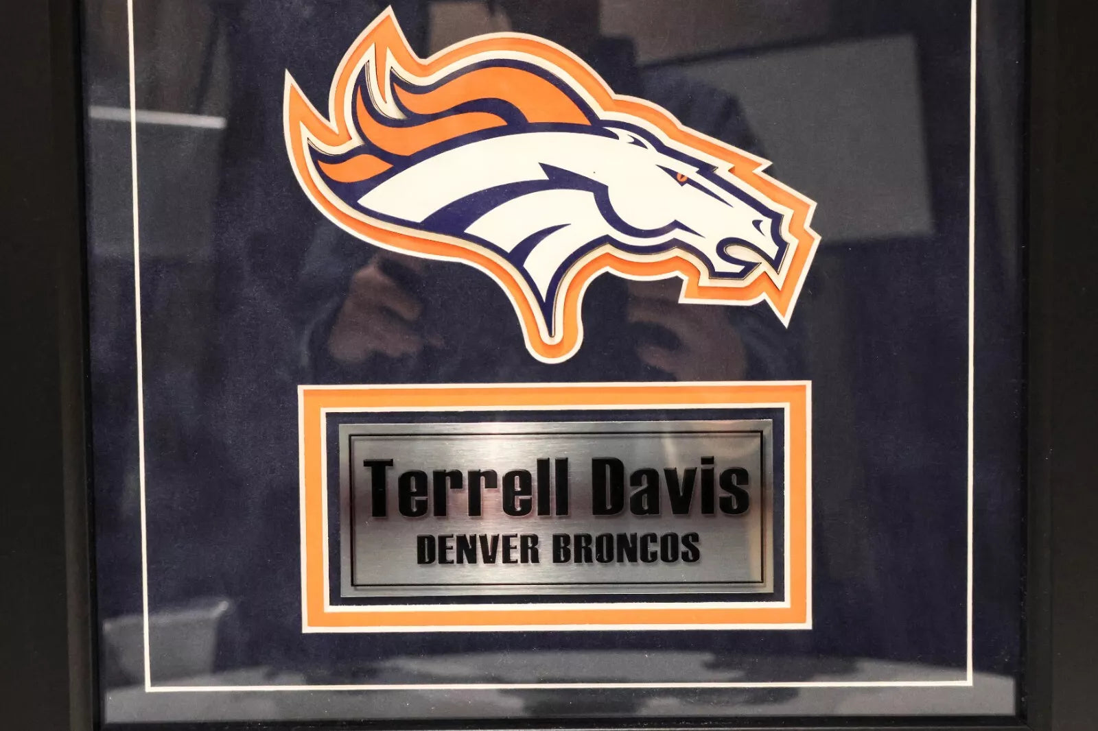 Terrell Davis Autographed 8x10 Photo with Deluxe Frame